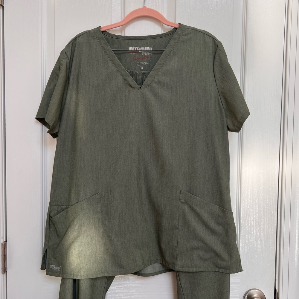 Grey’s Anatomy Signature Series Scrub Set